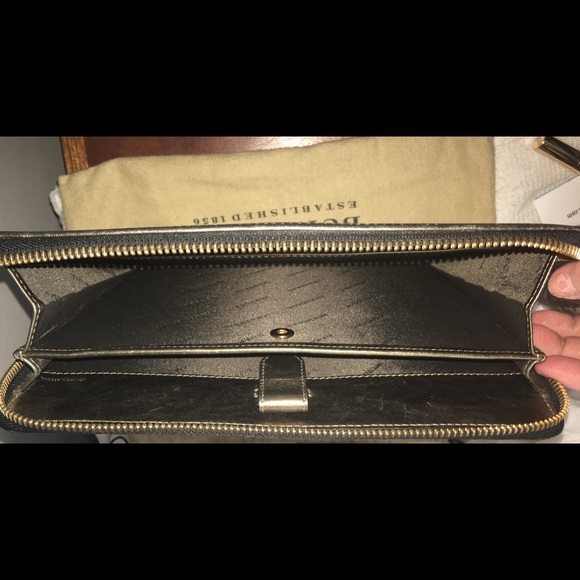 Burberry IPAD case NEW NEVER USED - Picture 3 of 5